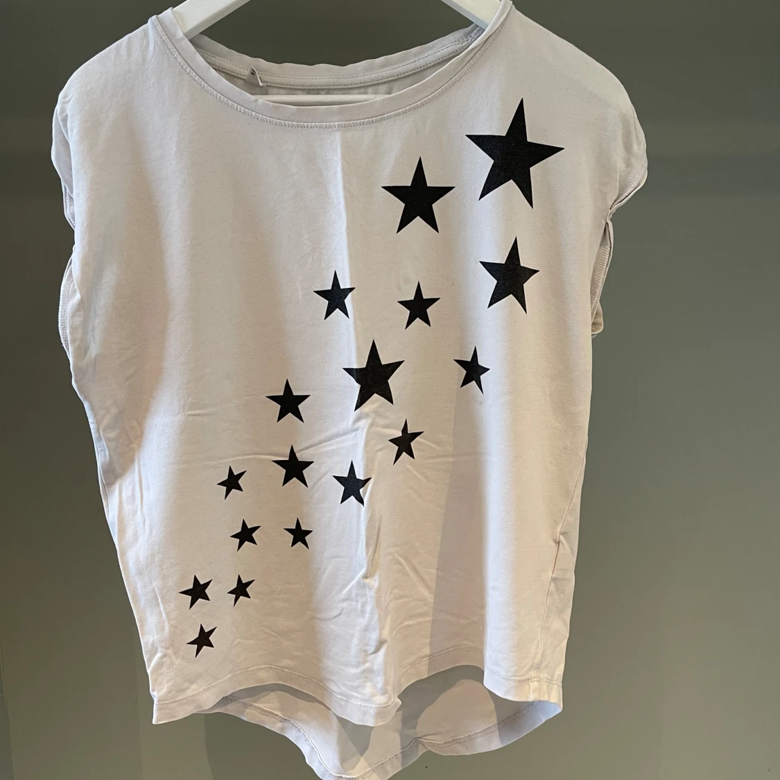 T-shirt med stjärnor - 90