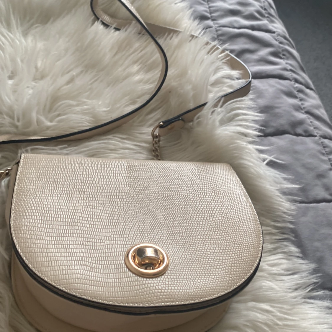 Beige väska