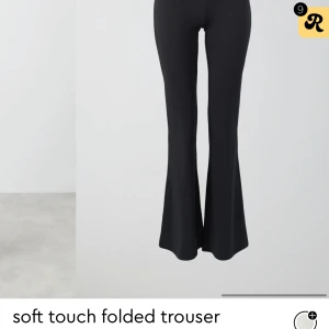 Gina tricot byxor - Använda max 3 gånger. Säljer eftersom att dom aldrig kommer till användning. Original pris 350kr