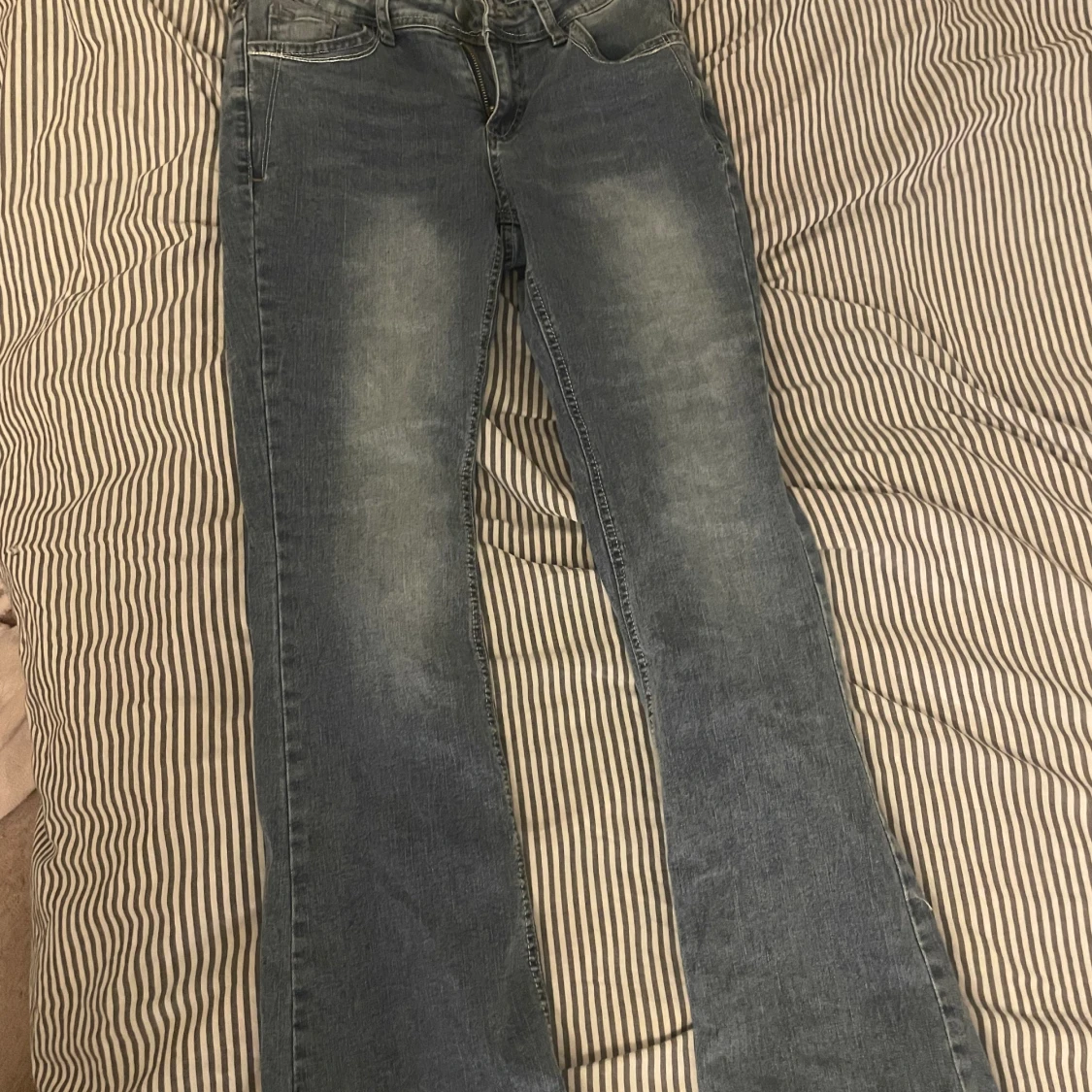 Jeans med bakfickor  - 91
