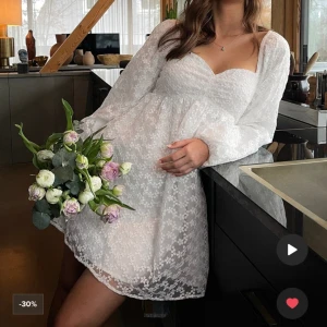 Studentklänning  - Studentklänning från NA-KD, slutsåld på hemsidan! Prislappen kvar 