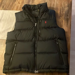 Puffig Ralph lauren vest  - Storlek M Ny skick