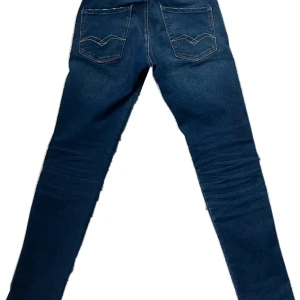 Replay Anbass hyperflex slimfit  - Jeans från replay i model anbass hyperflex slimfit i bra skick  Storlek 27/30 