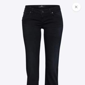 Intressekoll på mina ltb jeans som är för stora på mig. Köpta för 915 kr säljer för 550. Skriv vid frågor❤️