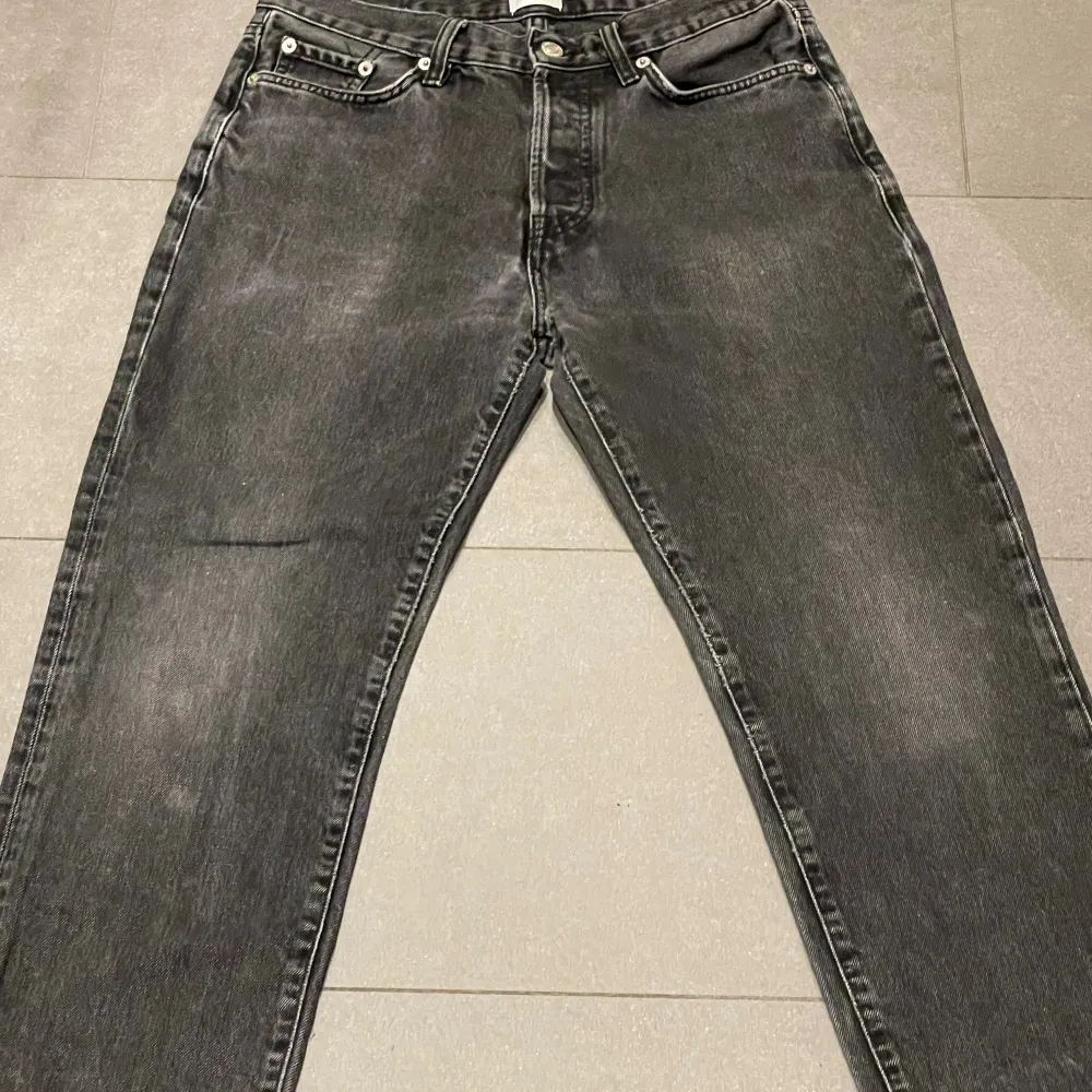 Säljer lager 157 jeans. De är använda men inga defekter.. Jeans & Byxor.