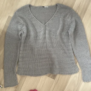 Virkad tröja  - Grå virkad tröja från Zara