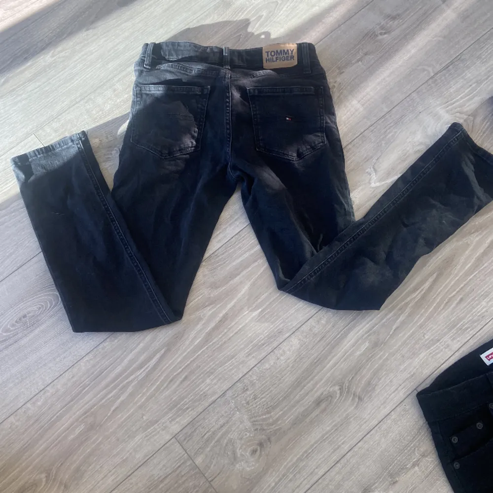 Ett par svarta jätte snygga jeans. Jeans & Byxor.