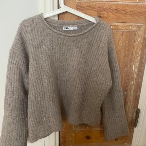 Stickad tröja Zara - Super fiiin💘
