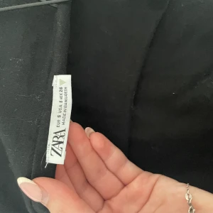 Zara klänning  - Kort klänning  Figur syd  Bra skick andvänd två gånger 