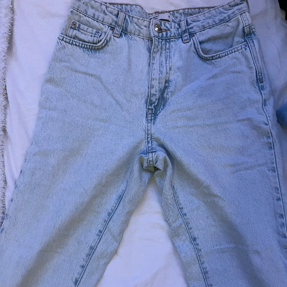 Denim jeans från Ginatricot i mycket bra skick! . Jeans & Byxor.