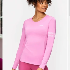 Oanvänd långärmad träningströja från Stronger  - Helt oanvänd träningströja från Stronger, storlek M, sälj pga av att den inte används, säljer den för 200 kr (nypriset var 600 kr) 