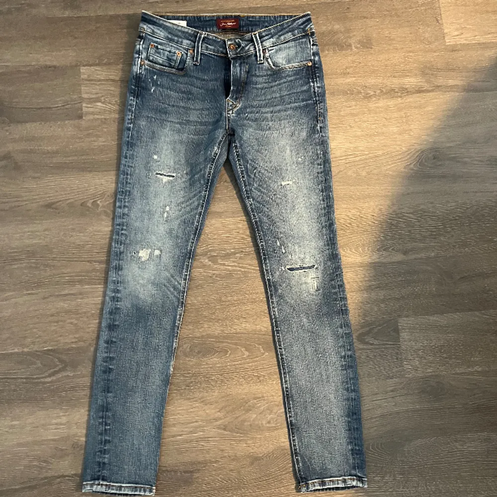 Jack & Jones jeans i slim modell. Topp skick (10/10). Storlek W30 L32. Vårat pris 200. Tveka inte att höra av dig vid eventuella frågor!👍🏼. T-shirts.