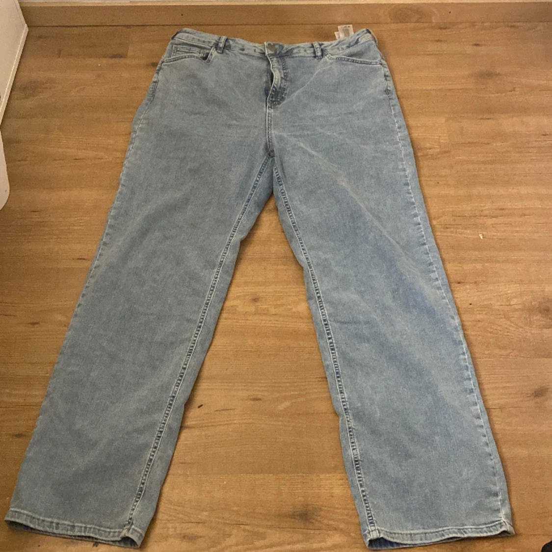 Blåa bootcut jeans 