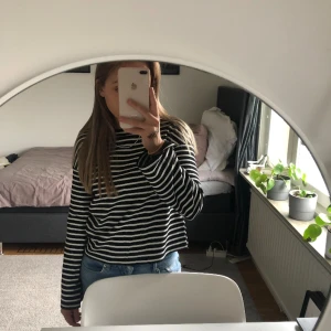 Randig tröja - Randig tröja från na-kd, i storlek xs, utsvängda armar