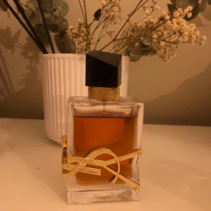 Libre Intense Parfym - Libre Intense, 50 ml. Köpt för 1350. Använd ett fåtal gånger 