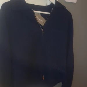 Blå cardigan - Blå cardigan från kappahl aldrig använt 