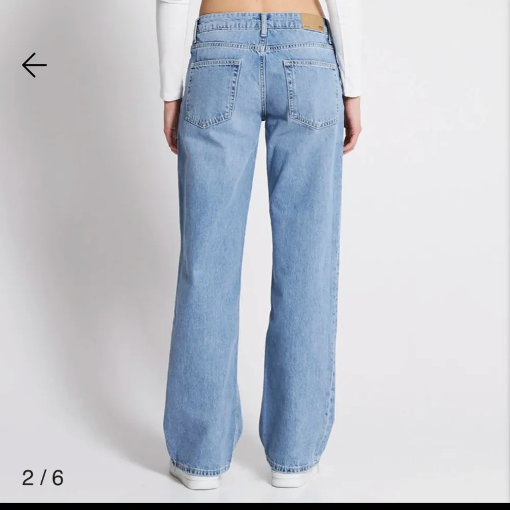Från lager, storlek xs. Nypris 400kr säljer för 200. Jeans & Byxor.