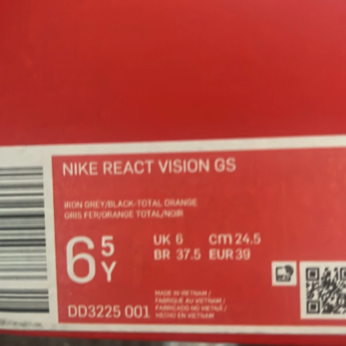 NIKR REACT VISION GS - 90