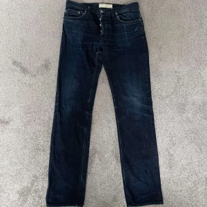 Blåa Jeans slim 32/34 - Mörkblå Marc Jacobs Jeans 32/34 Slim  Pris diskuterbart 