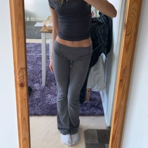Yoga pants - Säljer mina yoga pants från Nelly då de inte kommer till användning. Nyskick❣️
