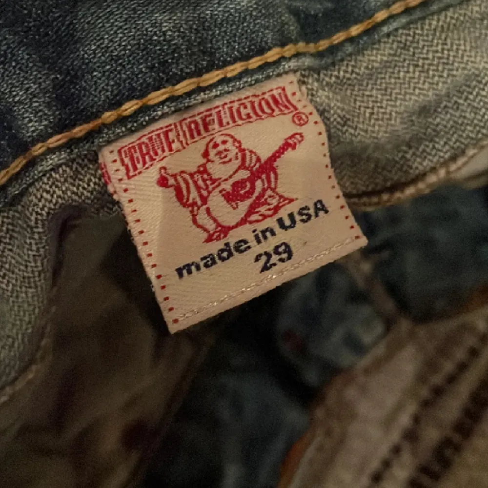 Säljer mina true religion jeans som endast är använda ett fåtal gånger!💖. Jeans & Byxor.