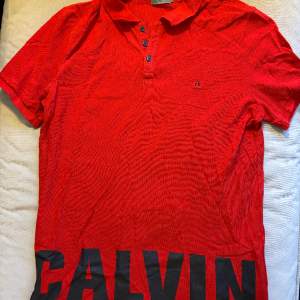 Fin Calvin Klein tröja. Inköpt för 800:-. Endast använd en gång och tvättad en gång. Bra skick men skrynklig.