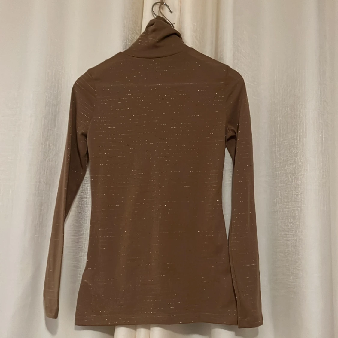 Beige glittrig topp från H&M - 90