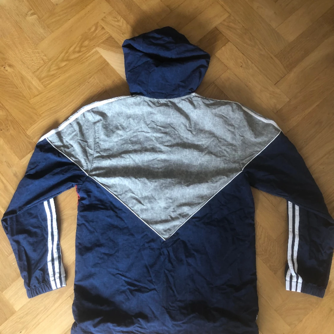 ADIDAS VINDJACKA, aldrig använd - 90