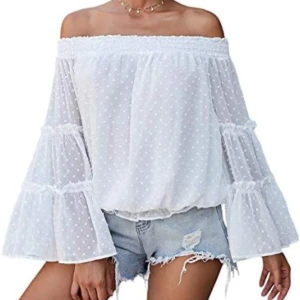 Zara - Vit offshoulder blus med vida ärmar i strl S men som en XS, nyskick 🤍