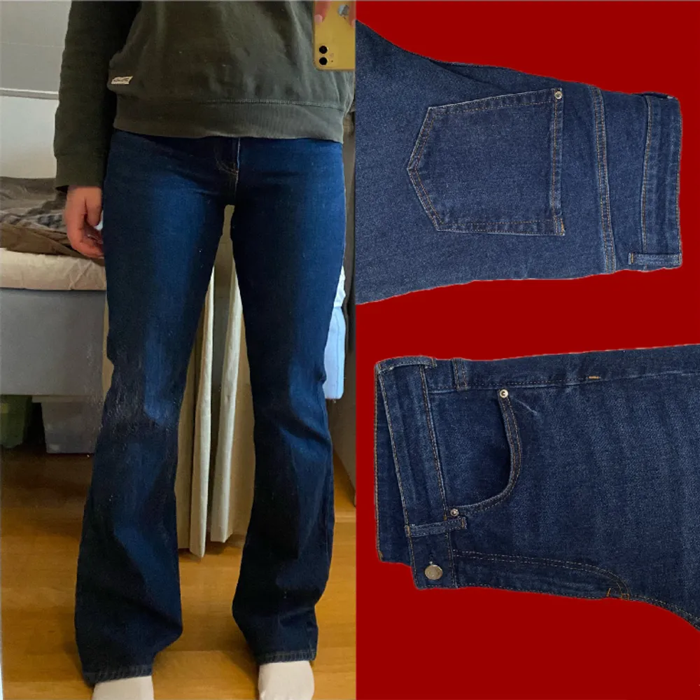Mörkblå bootcup jeanse i jättefint skick🩵Jag är 168 cm . Jeans & Byxor.