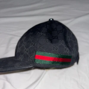 Gucci keps - Gucci keps storlek M. Äkta såklart! Kvitto finn