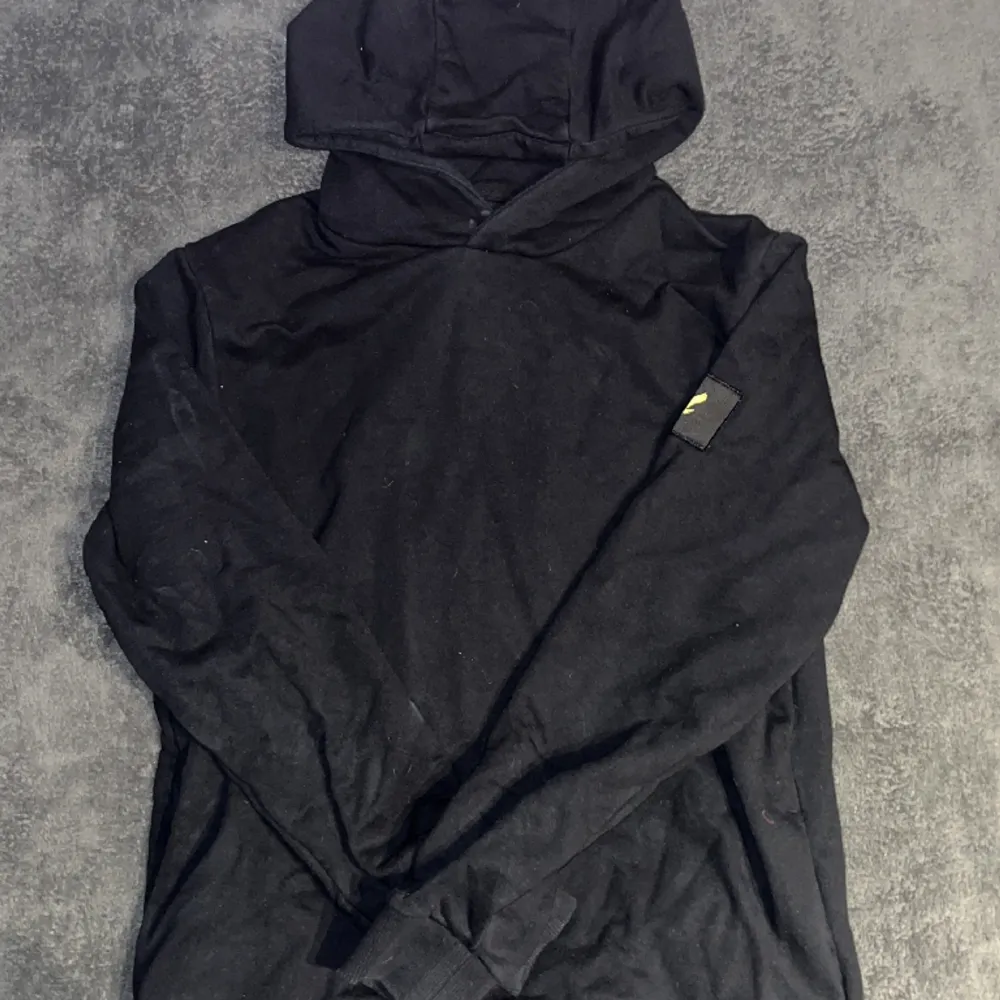 Supersnygg hoodie från Lyle&Scott, väldigt bra skick, har gömda fickor (kan visa privat vid intresse), Relaxed fit, nypris 800. Hoodies.