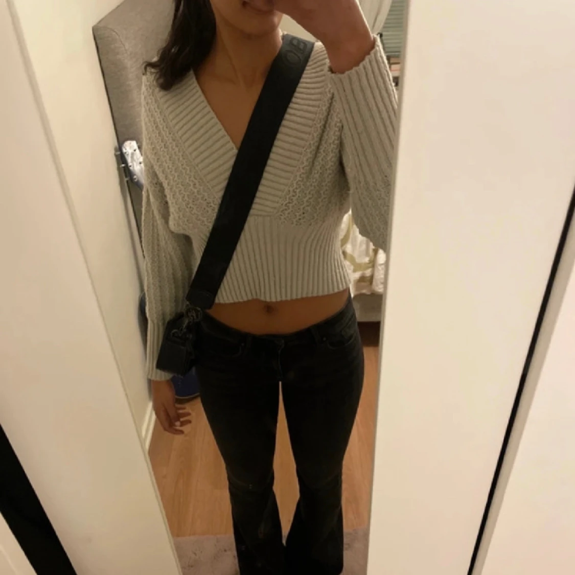 Jättesnygg stickad tröja med V-ringning - 90