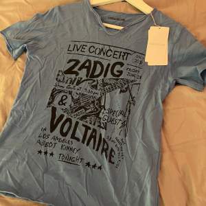 Zadig & Voltaire t-shirt som är helt oanvänd med prislapp kvar. 