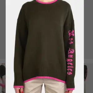 Söker en nathalie/Chloe shuterman city sweater, helst Los Angeles, london, Milano, New York men andra funkar också. betalar bra!!! 