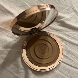 Charlotte Tilbury Bronzer - Beautiful skin sin-kissed glow bronzer i färgen fair💗köpt för 629kr!