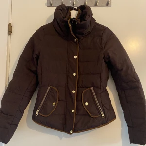 jacka - jacka från veromoda, hittar ej storleken på den men sitter som en xs❤️