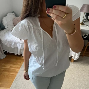 Blus - Jättesöt blus, använd 1 gång och inga fläckar!