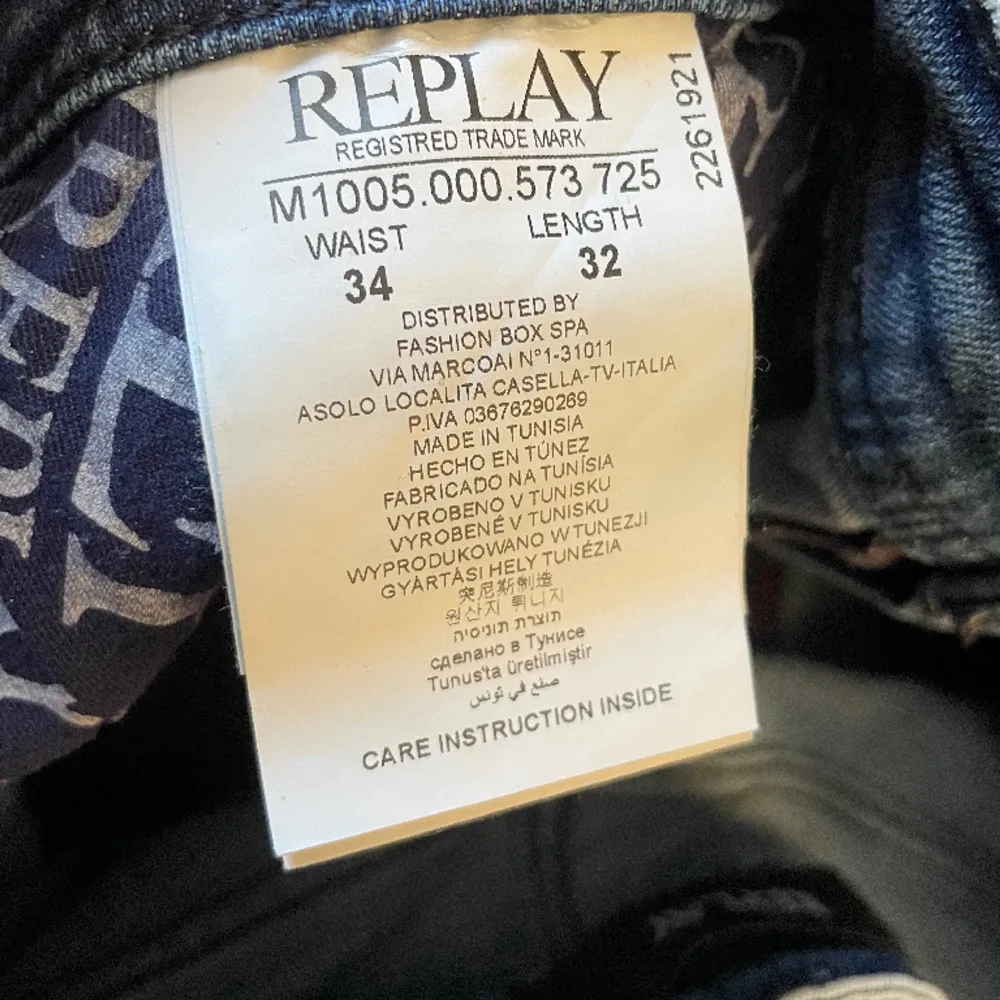 Säljer nu dessa replay jeans skick 8/10. Dem är sparsamt använda och säljes då dom inte används längre. Pris kan diskuteras och de är bara att höra av sig vid minsta fundering!. Jeans & Byxor.