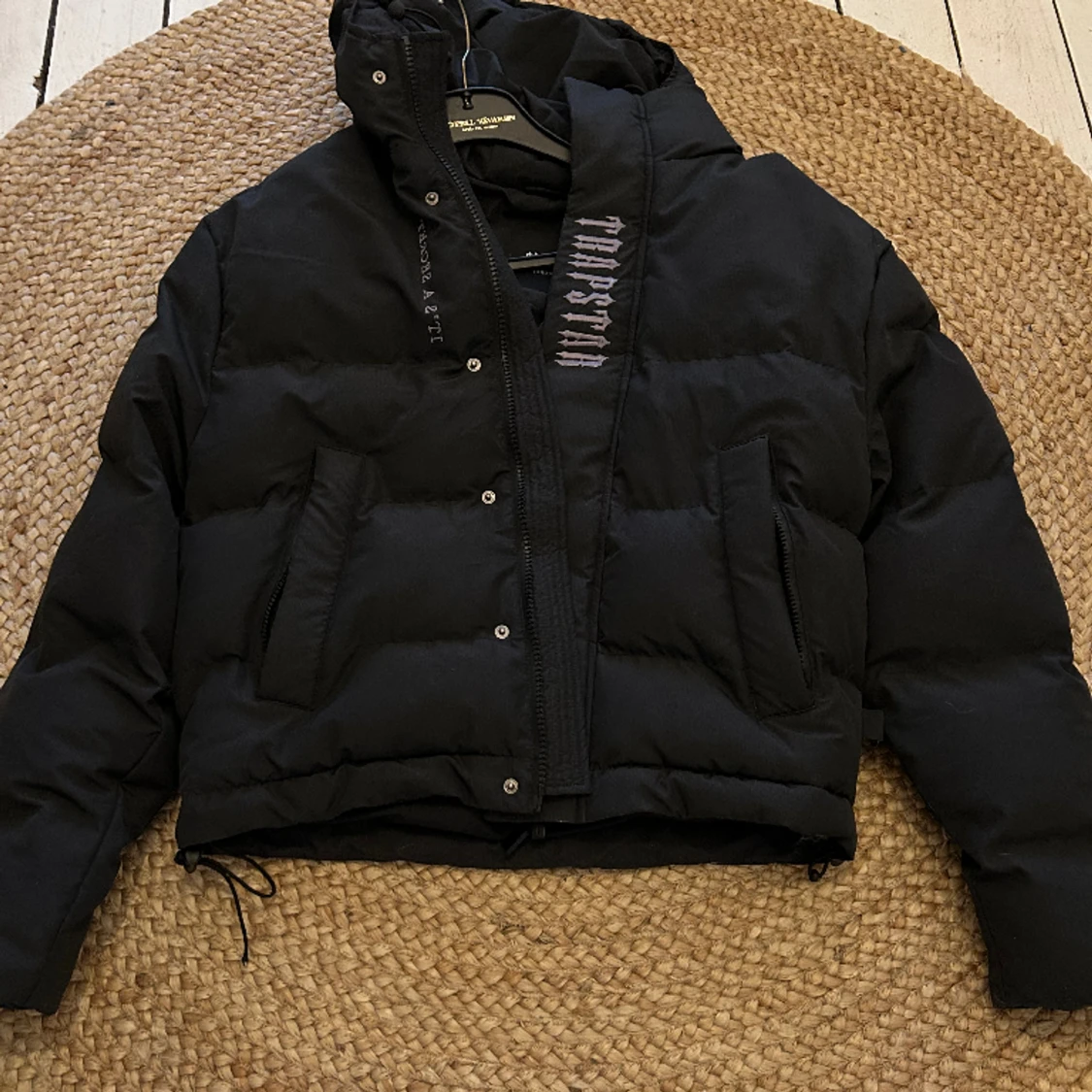 Trapstar decoded svart