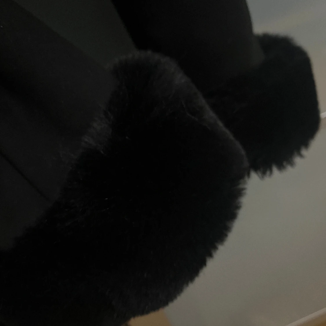 Pälsjacka (GÅ IN I MIN PROFIL FÖR ATT KÖPA PÄLS JACKAN I FRI FRAKT) - 90