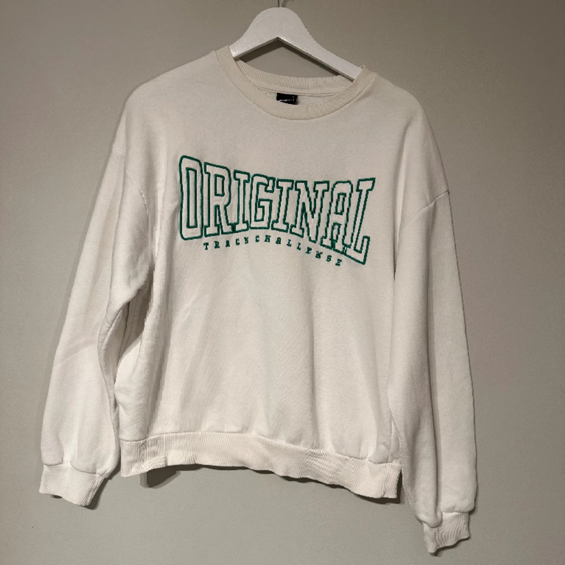 Collegetröja Ginatricot 