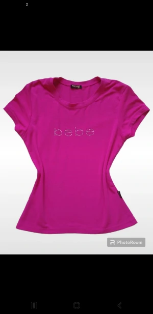 Y2k tshirt - Skick som på bilden Mått: längd: 57 cm bredd: 39 cm 