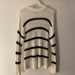 Tröja  -  randig tröja från lager 157 