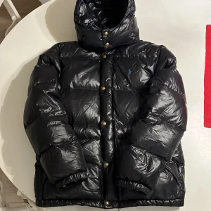 Ralph lauren jacka  - Säljer en galet fet glansig Ralph lauren jacka | skick 9/10 | skriv vid funderingar MVH Simon