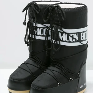 Moonboots - Moonboots