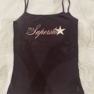 Y2k brun topp - Säljer denna eftersom den inte kommer längre till användning och passar ej💕