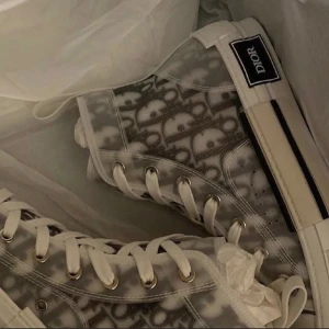 Dior sneakers - Använda med fint skick storlek 38!!!!