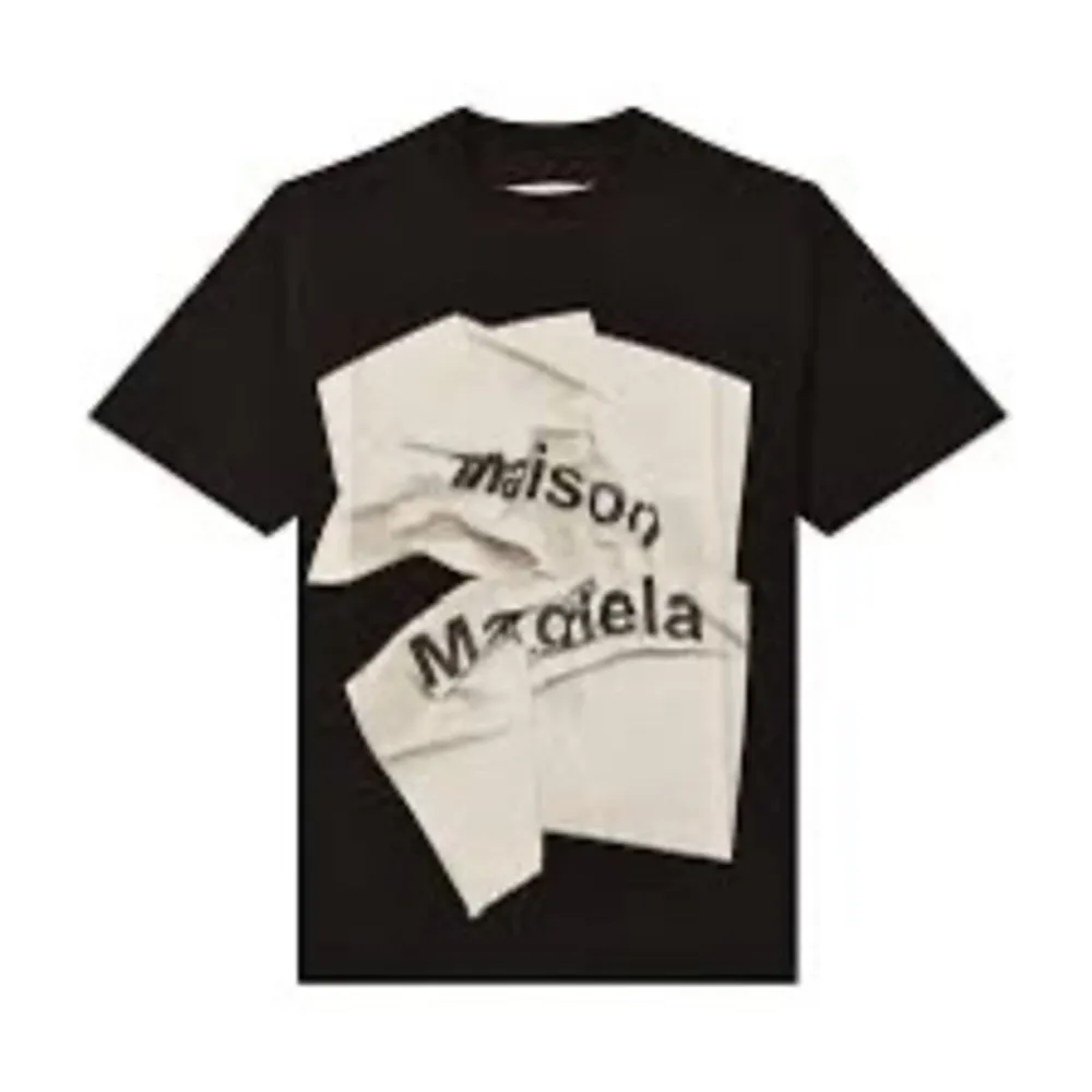 💯🎰LAIDBACK🎰💯 Jättesnygg T-shirt från maison margiela inga tags följer med storlek M/L passar båda skriv i dm om du har några frågor  Nypris runt 3000 på ett ungefär skick 10/10. T-shirts.