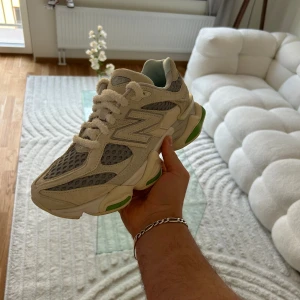 New Balance x Bricks n Wood - Box och kvitto finns, använda en gång så skick är 9.5/10, storlek 44